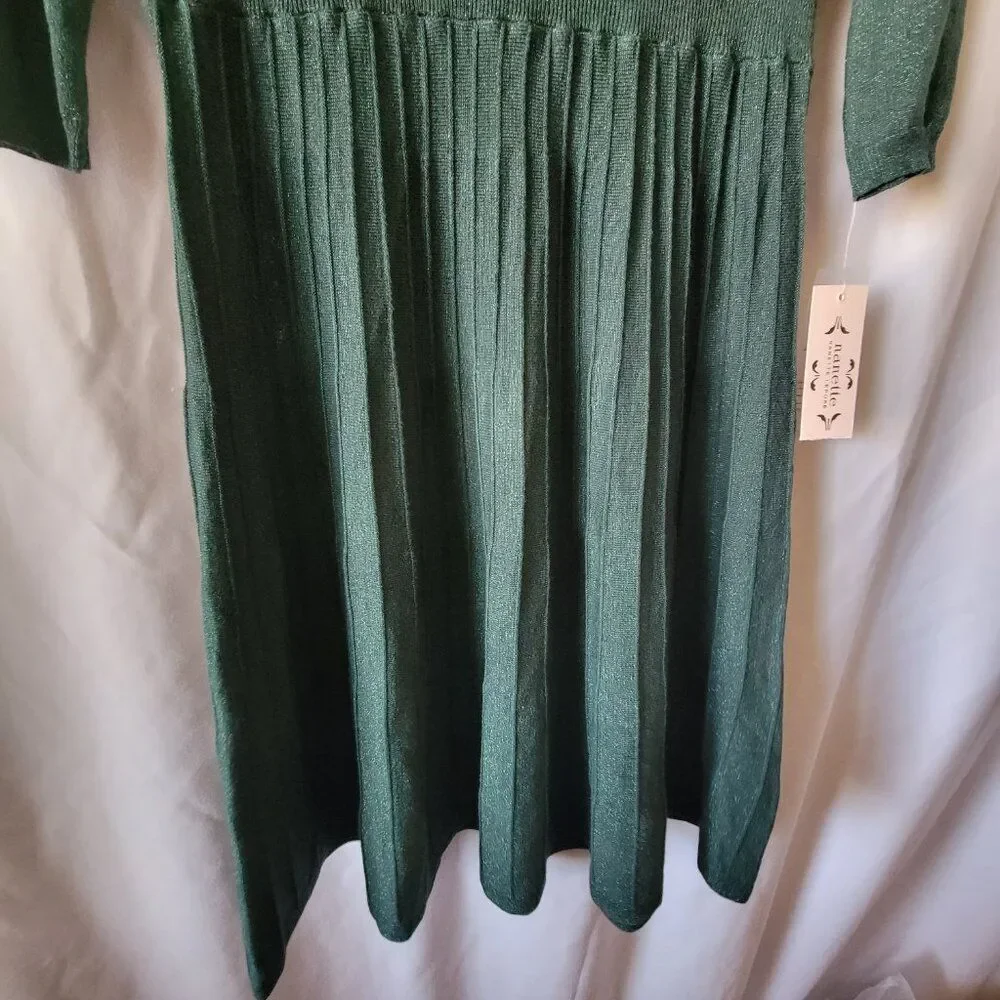 Elegant Green Knit Dress - Picture 8 of 11